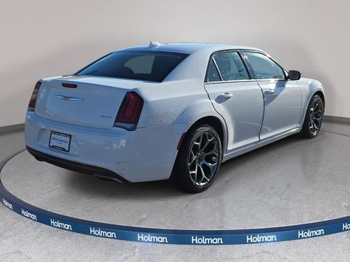 2018 Chrysler 300 Touring
