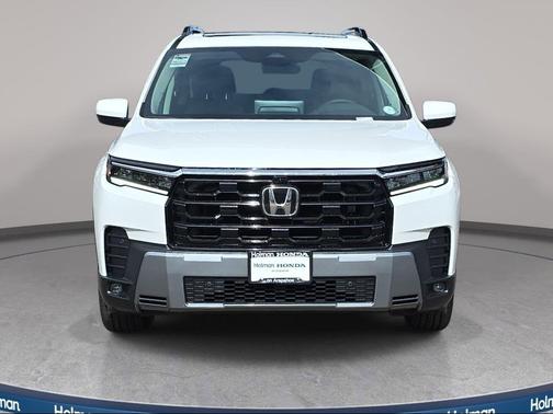 Platinum White Pearl 2026 Honda Pilot Touring 8-Passenger