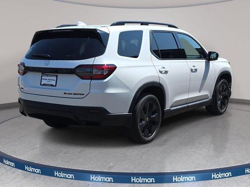 Platinum White Pearl 2026 Honda Pilot Black Edition