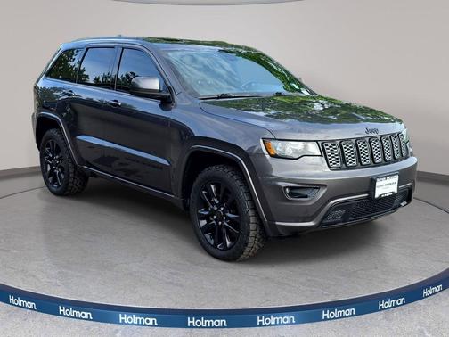 Granite Crystal Metallic Clearcoat 2018 Jeep Grand Cherokee Altitude