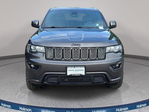 Granite Crystal Metallic Clearcoat 2018 Jeep Grand Cherokee Altitude