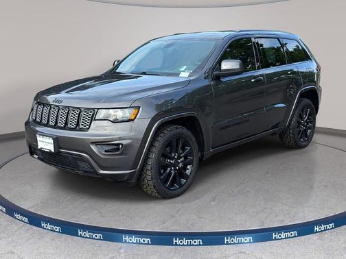 Granite Crystal Metallic Clearcoat 2018 Jeep Grand Cherokee Altitude