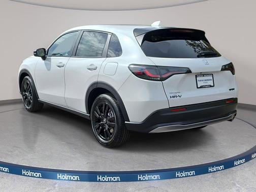 Platinum White Pearl 2026 Honda HR-V AWD Sport