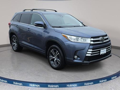 Shoreline Blue Pearl 2018 Toyota Highlander LE Plus
