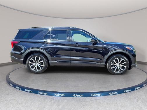 Black Metallic 2025 Ford Explorer ST-Line