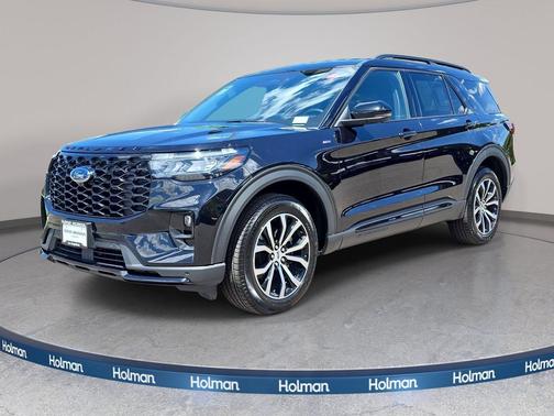 Black Metallic 2025 Ford Explorer ST-Line
