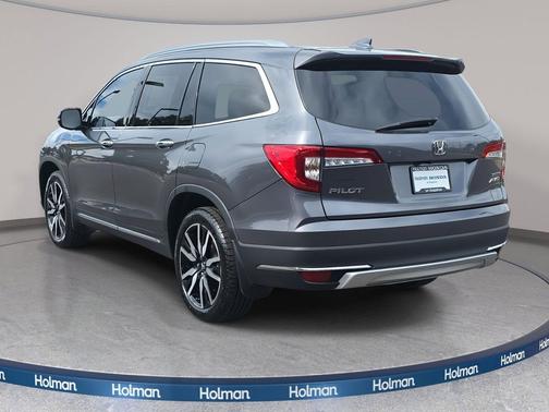 2022 Honda Pilot Touring 8-Passenger