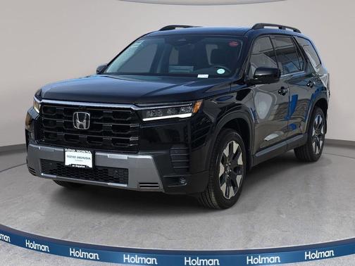 Crystal Black Pearl 2026 Honda Pilot Touring 8-Passenger