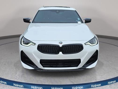 Mineral White Metallic 2023 BMW M240 i xDrive