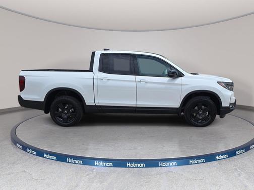 Platinum White Pearl 2026 Honda Ridgeline Black