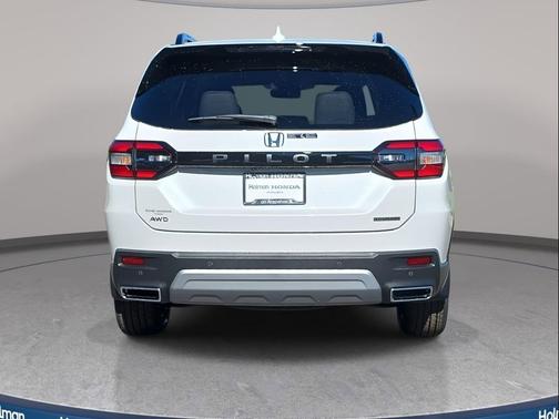 2025 Honda Pilot Touring 8-Passenger