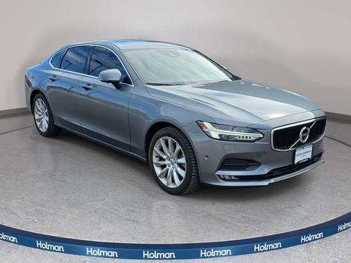 2017 Volvo S90 T6 Momentum