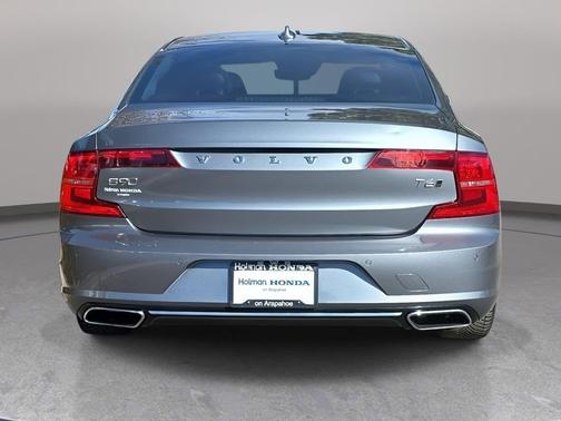 2017 Volvo S90 T6 Momentum