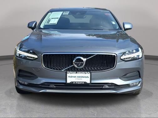 2017 Volvo S90 T6 Momentum