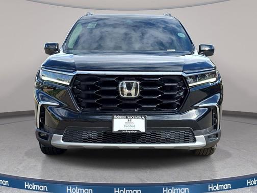 Crystal Black Pearl 2025 Honda Pilot Touring 8-Passenger