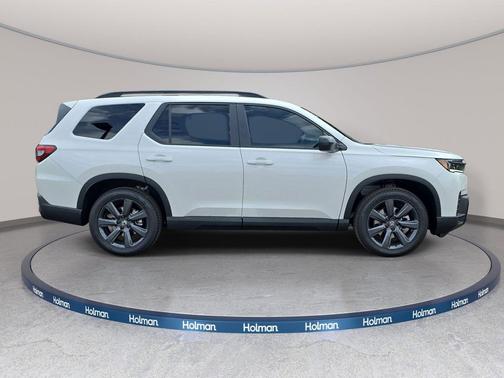 Platinum White Pearl 2026 Honda Pilot Sport