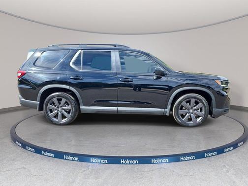 Crystal Black Pearl 2025 Honda Pilot Sport