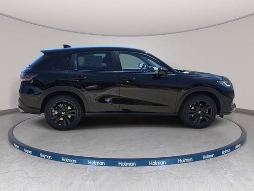Crystal Black Pearl 2027 Honda HR-V Sport
