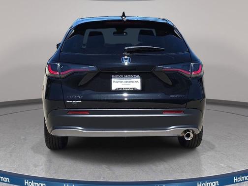 Crystal Black Pearl 2027 Honda HR-V Sport
