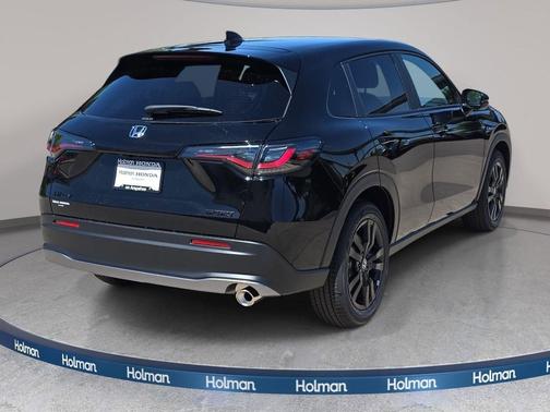 Crystal Black Pearl 2027 Honda HR-V Sport