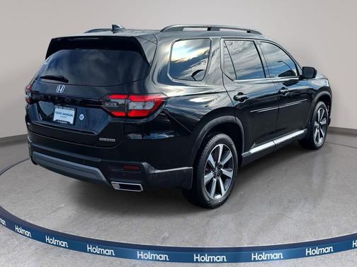2023 Honda Pilot Touring 8-Passenger