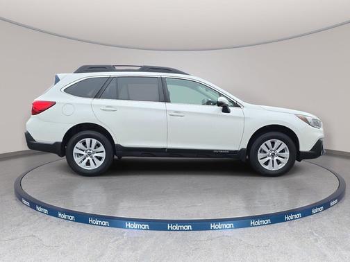 Crystal White Pearl 2019 Subaru Outback 2.5i Premium