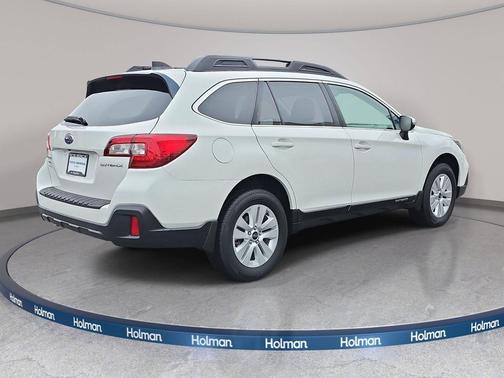 Crystal White Pearl 2019 Subaru Outback 2.5i Premium