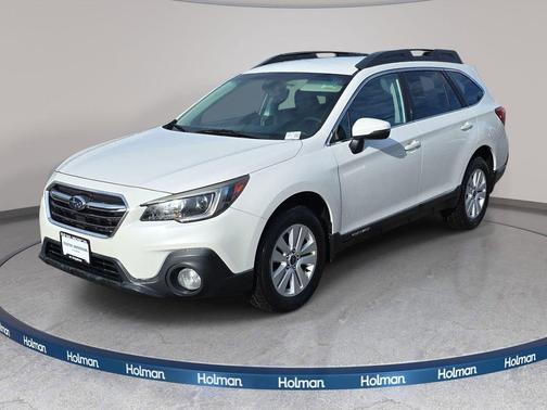 Crystal White Pearl 2019 Subaru Outback 2.5i Premium