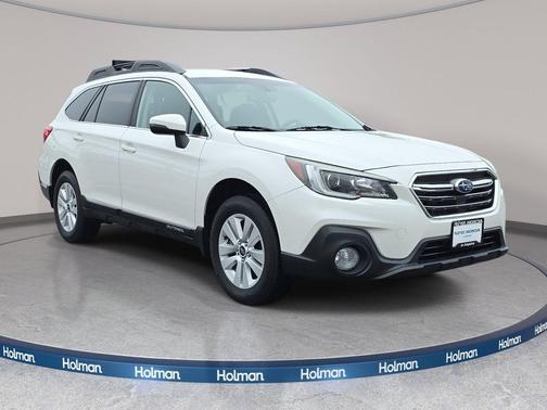 Crystal White Pearl 2019 Subaru Outback 2.5i Premium