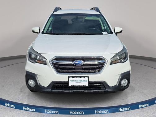 Crystal White Pearl 2019 Subaru Outback 2.5i Premium