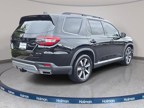 Crystal Black Pearl 2023 Honda Pilot AWD Elite