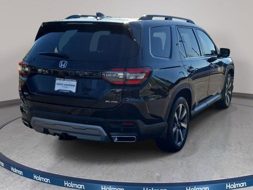 Crystal Black Pearl 2023 Honda Pilot AWD Elite