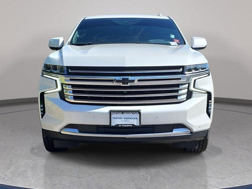 Iridescent Pearl Tricoat 2023 Chevrolet Suburban 4WD High Country