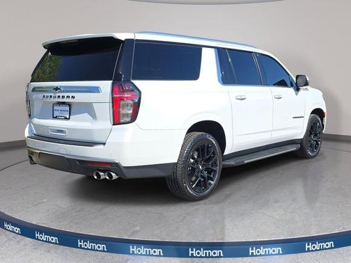 Iridescent Pearl Tricoat 2023 Chevrolet Suburban 4WD High Country