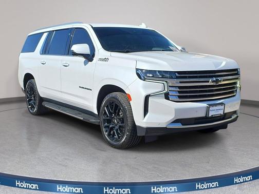 Iridescent Pearl Tricoat 2023 Chevrolet Suburban 4WD High Country