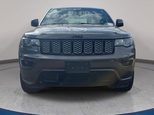 Granite Crystal Metallic Clearcoat 2019 Jeep Grand Cherokee Altitude
