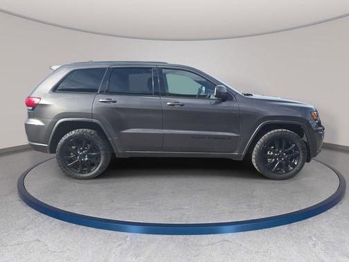 Granite Crystal Metallic Clearcoat 2019 Jeep Grand Cherokee Altitude