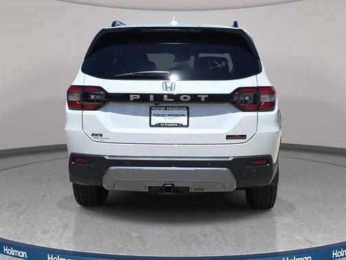 Platinum White Pearl 2026 Honda Pilot TrailSport