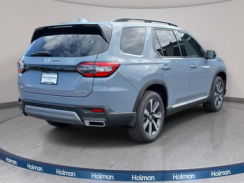 2025 Honda Pilot Touring 8-Passenger