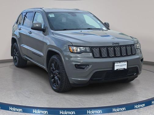 Sting-Gray Clearcoat 2019 Jeep Grand Cherokee Altitude