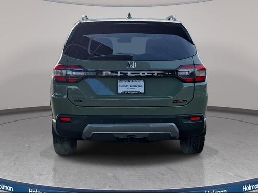 Ash Green Metallic 2026 Honda Pilot TrailSport