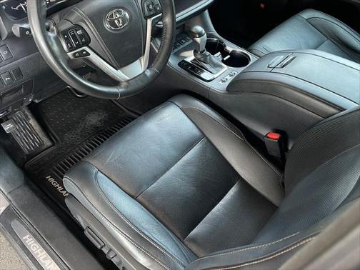 2015 Toyota Highlander Limited Platinum