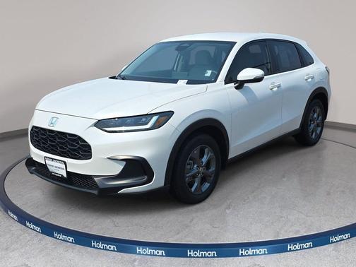 Platinum White Pearl 2026 Honda HR-V LX