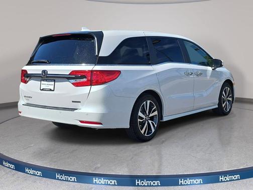 Platinum White Pearl 2023 Honda Odyssey Touring