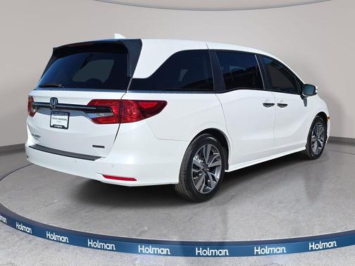 Platinum White Pearl 2023 Honda Odyssey Touring