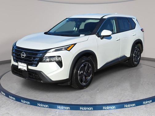 Everest White Pearl 2025 Nissan Rogue SV