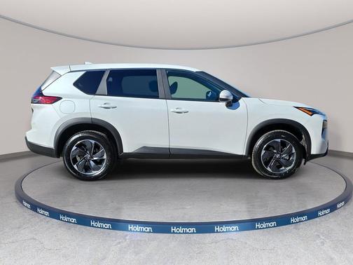 Everest White Pearl 2025 Nissan Rogue SV