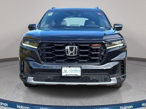 Crystal Black Pearl 2025 Honda Pilot TrailSport