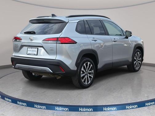 2025 Toyota Corolla Cross XLE