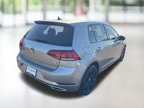 2018 Volkswagen Golf TSI SE